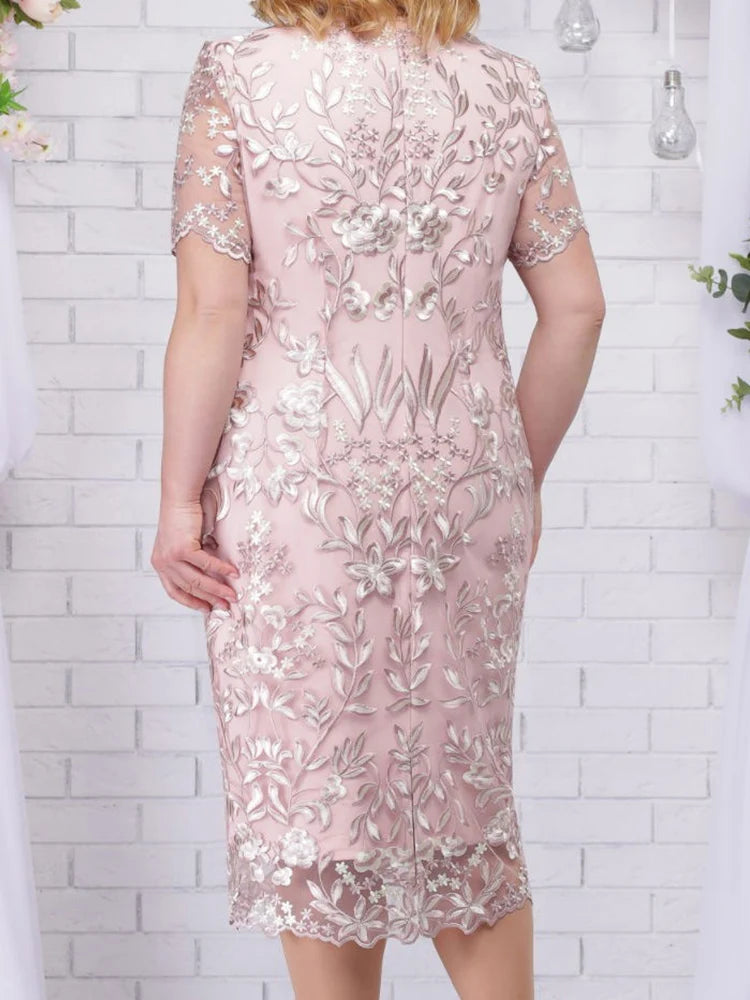 Luxe Curve Lace Floral Bodycon Dress – Elegant Plus Size Wedding Guest & Party Wear