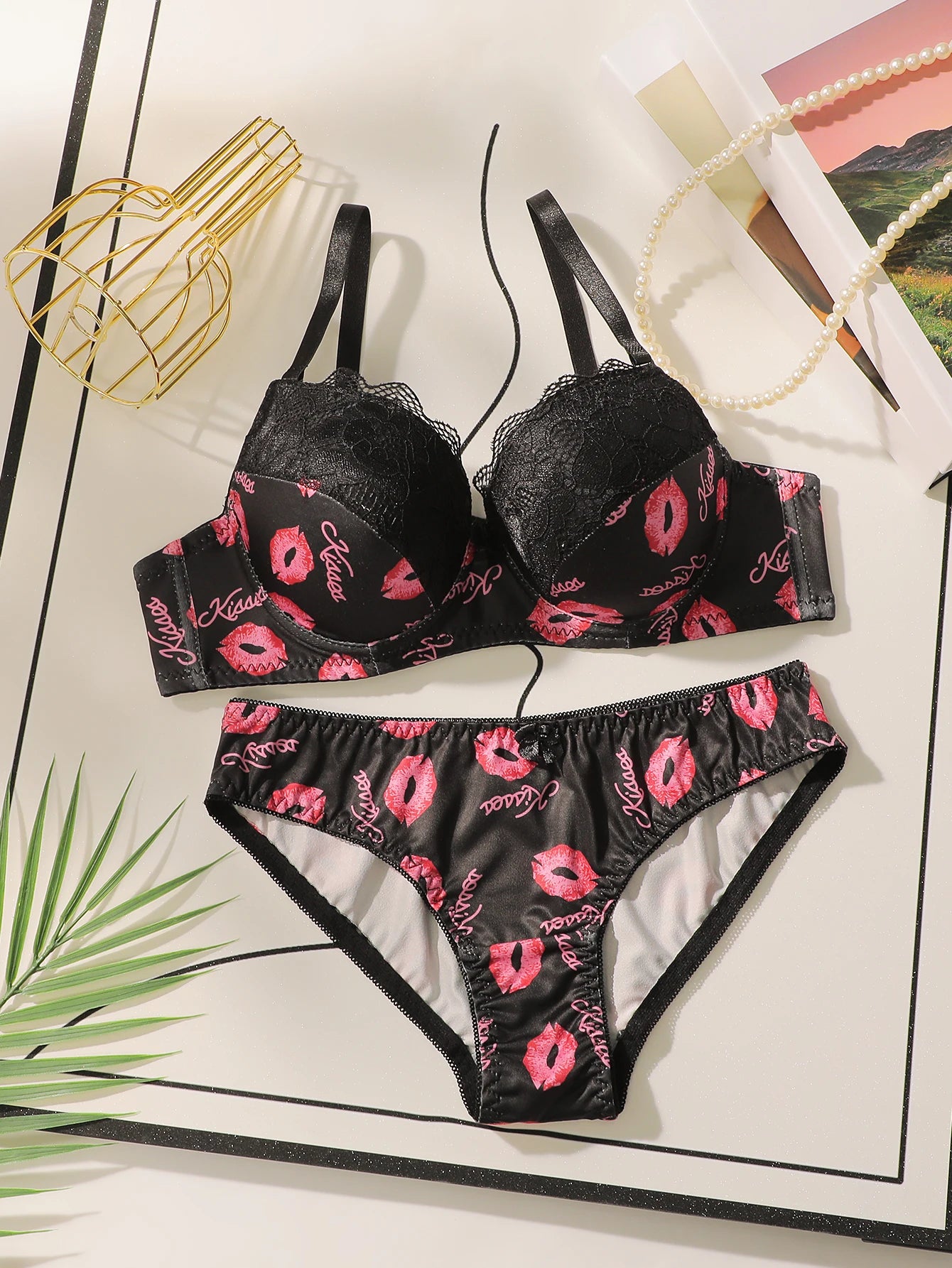High Quality Printed Lace Lingerie Set Women Push Up Bra with Steel Ring